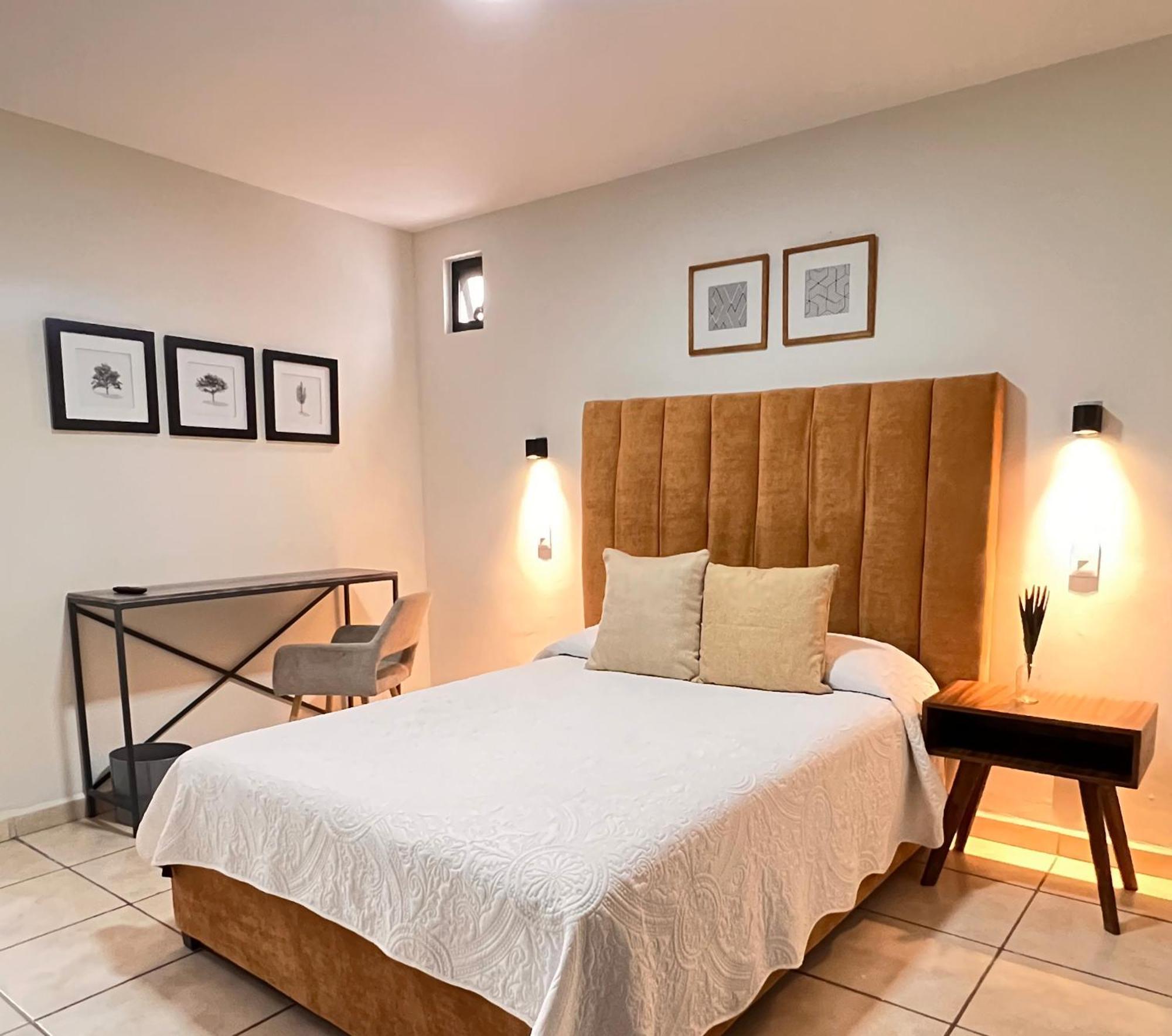 Suites Ciento 37 León Eksteriør billede