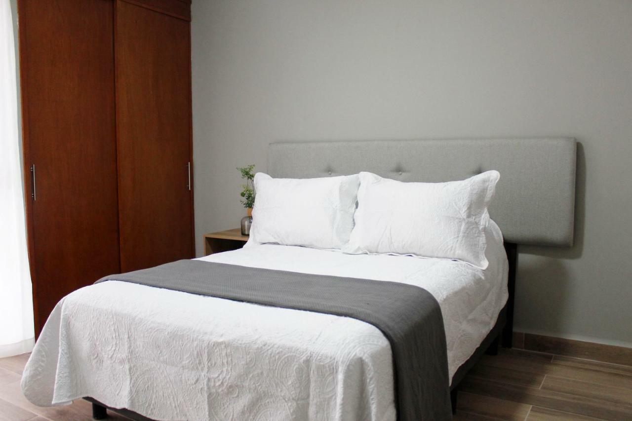 Suites Ciento 37 León Eksteriør billede